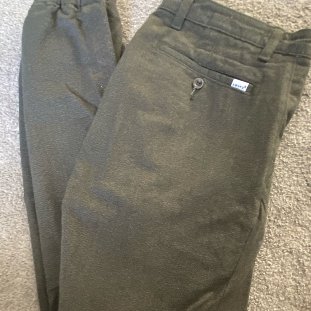 Levi’s tapered chino/joggers